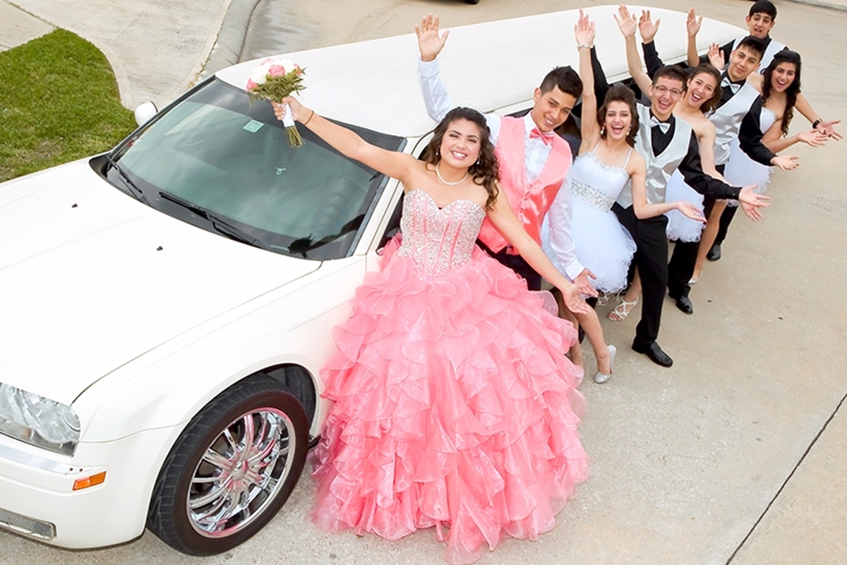 Sweet 15 Limousine